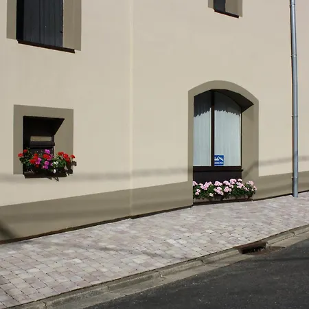 Le Relais D'orval アパート